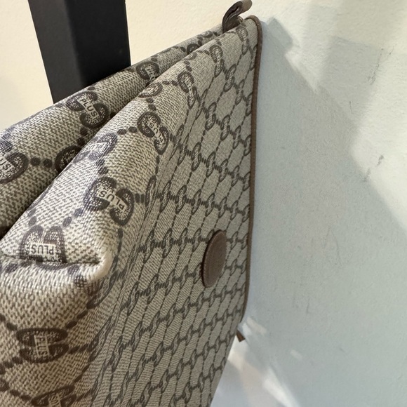 Gucci Brown Toiletry Bag with Monogram Design - Picture 8 of 13